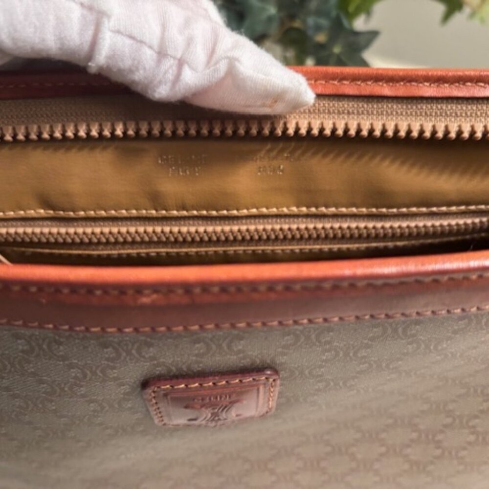 😘CLEAN😘 CELINE Triomphe Macadam Zip Around Document Pouch - Picture 13 of 15